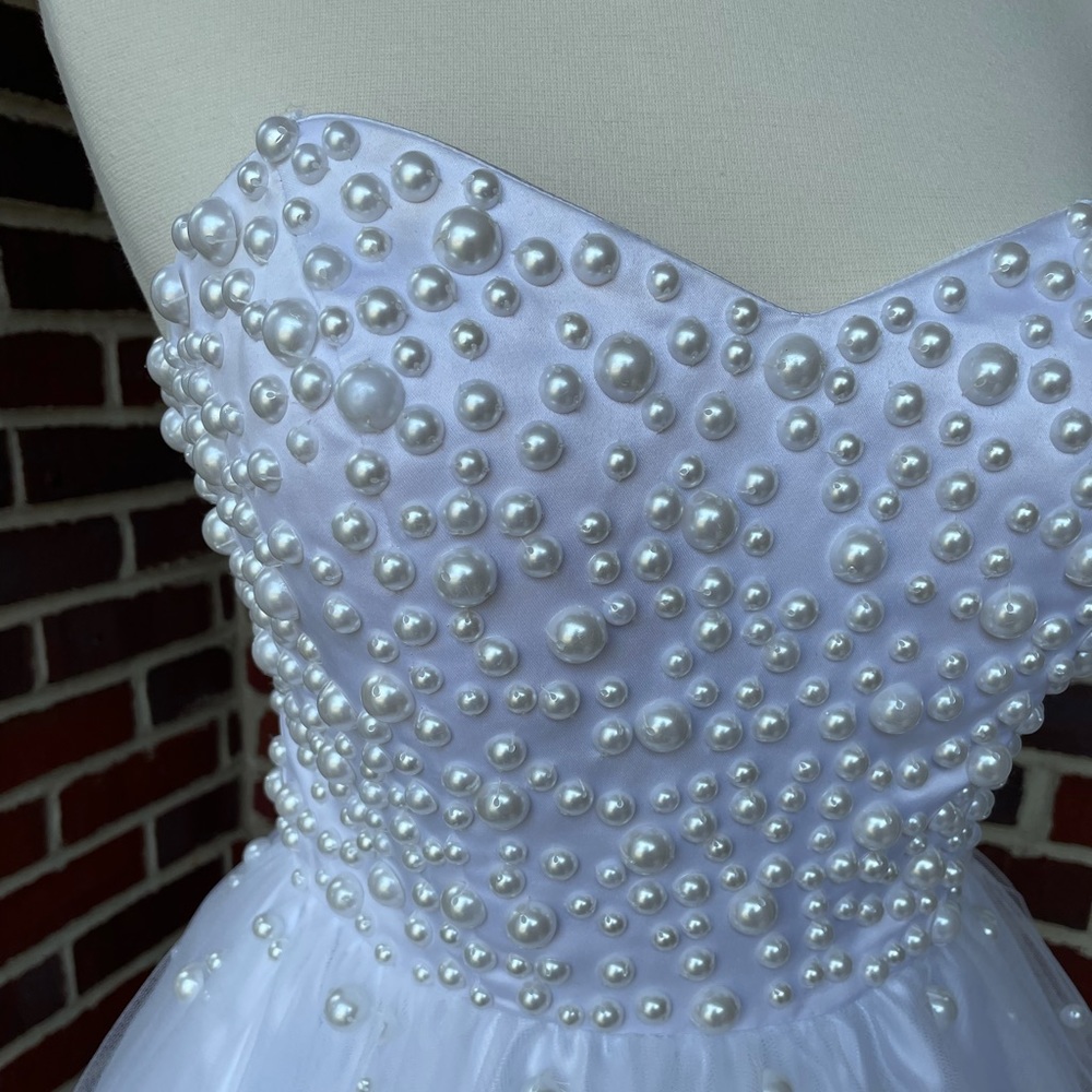White “Partytime” homecoming dress 🤍 - Picture 3 of 9